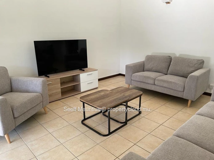 Charmante maison familiale avec jardin, piscine et arbres fruitiers à Roches Noires