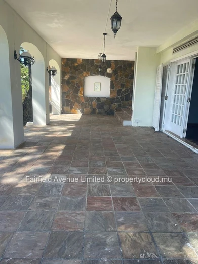 Spacious 4-bedroom furnished family house in the heart of Floreal