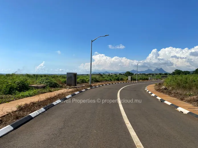 Residential Land for Sale, Morcellement Serenis, Albion