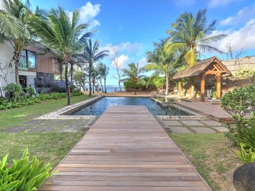 Modern 3 Bedroom Apartment with Sea View