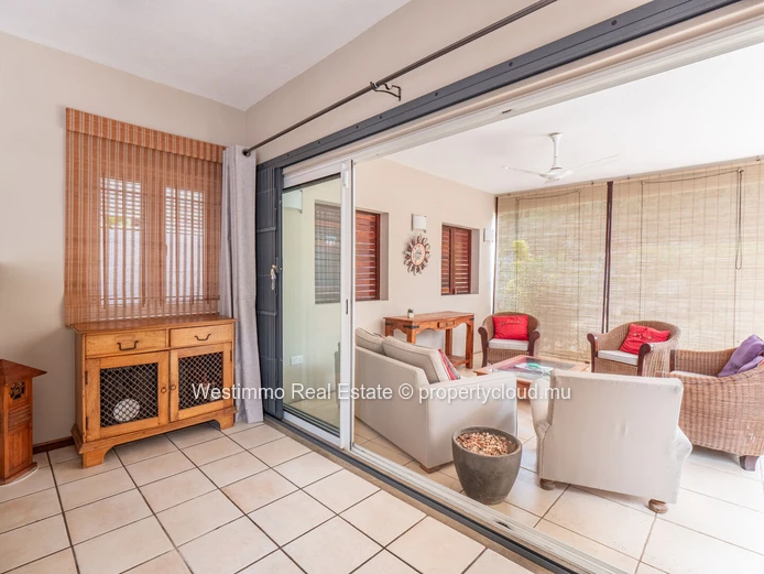 3-bedroom renovated house with office for rent in La Preneuse