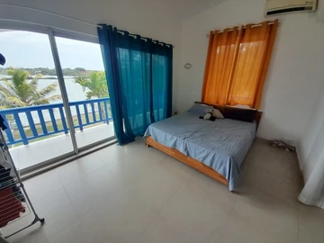 6 Bedroom House