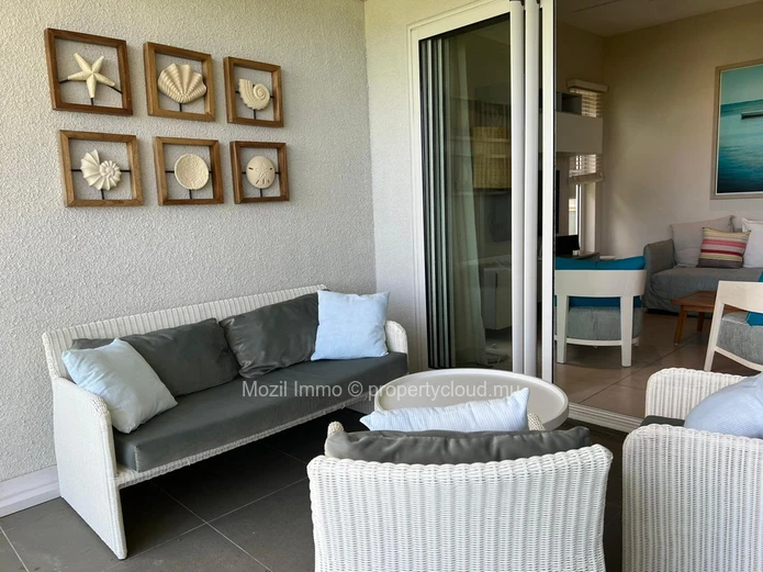 Superb waterfront apartment, Pointe aux Canonniers