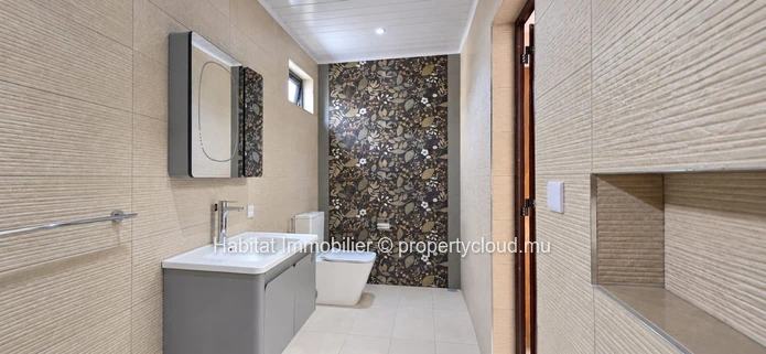 To rent: House of 260 m² in Pointe aux Piments 