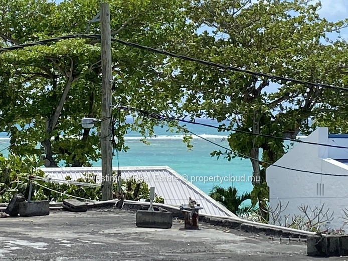 Beautiful 3-bedroom furnished apartment for rent near the sea in Pereybere, Mauritius