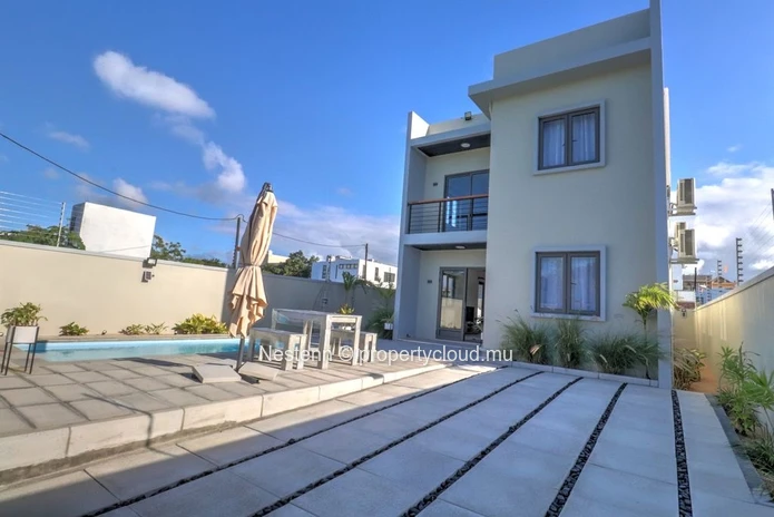 New 3-bedroom villa with modern amenities