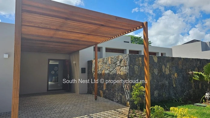 Captivating Elegance : Explore this modern villa