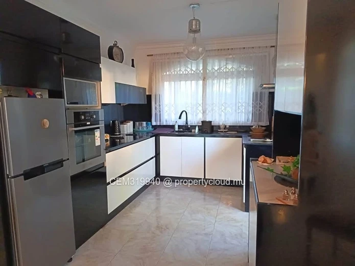 Beachfront Bungalow for Rent – Blue Bay, Mahébourg