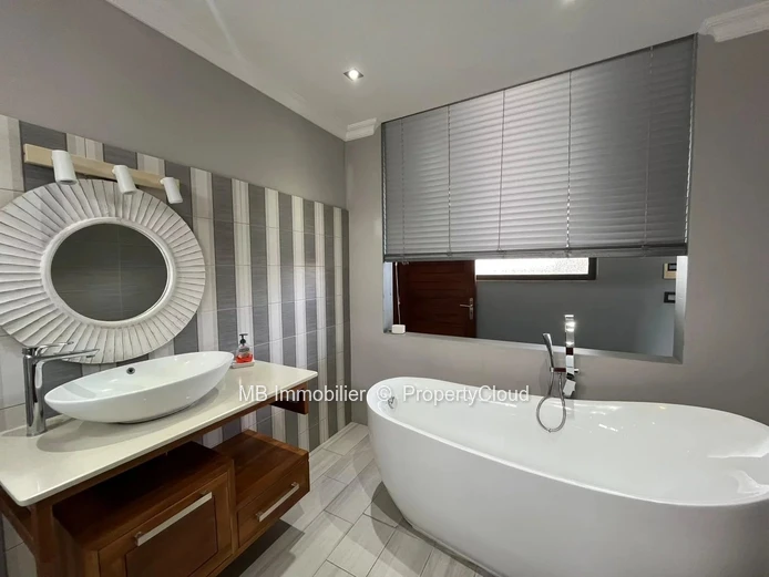 Belle maison de 4 chambres en location.