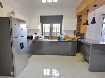 5 Bedroom Villa