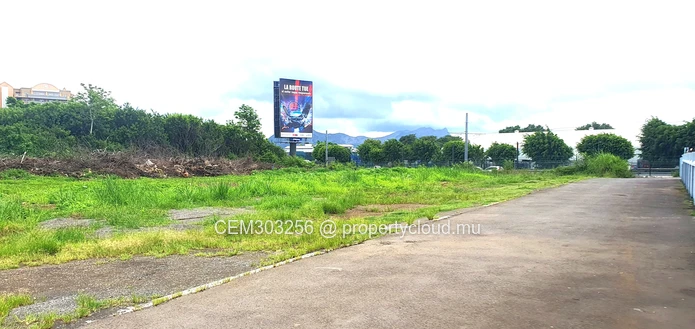 Terrain commercial à vendre – 44 Perches, Phoenix