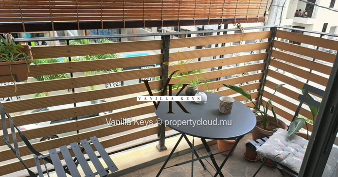 À Vendre – Appartement Duplex à Flic en Flac