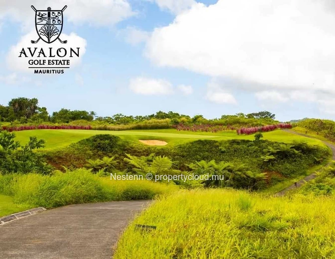 Residential land of 2293 m2 on golf course with sea and mountain views