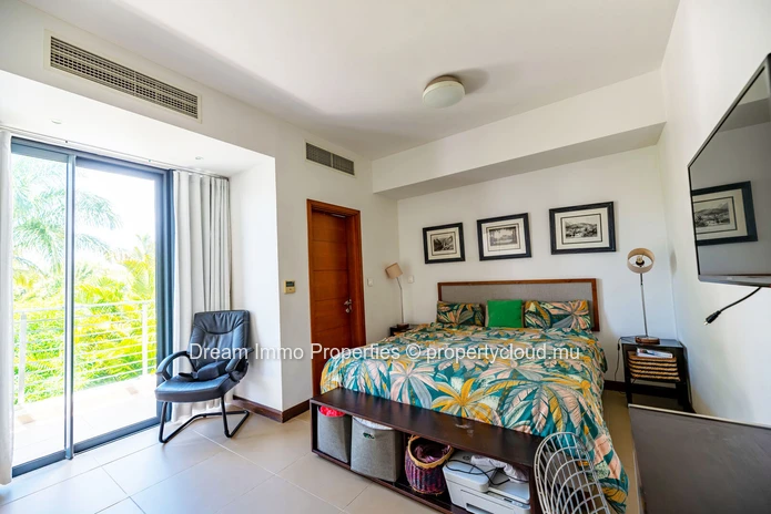 Élégant townhouse de 3 chambres avec rooftop vue mer dans un village entre mer et golf à Haute Rive – Ile Maurice