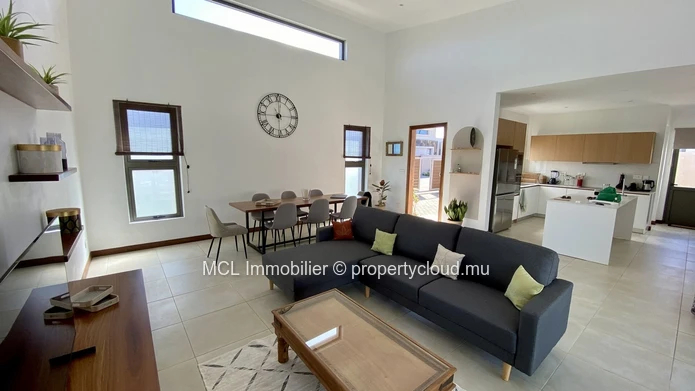 Maison plain-pied  de 4 chambres dans une résidence sécurisée