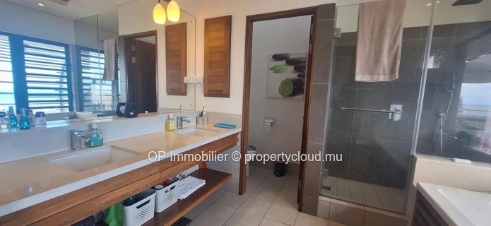 Luxurious Apartment with Stunning Views in Tamarin