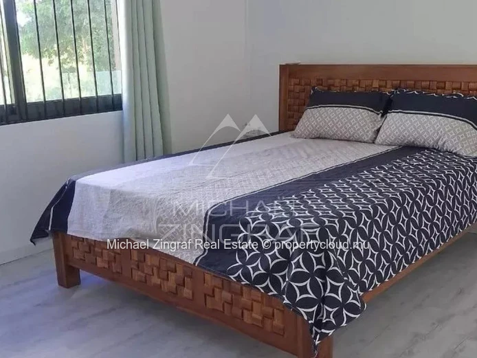 Villa de 4 Chambres avec Piscine à Calodyne
