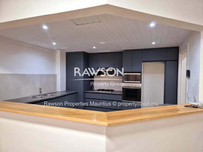 177m² Office To Let in Grande Rivière Noire