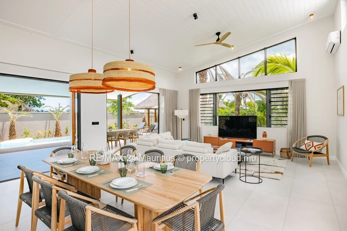 Luxurious Tropical Living in Tamarin: Exquisite 4-Bedroom Villa in Ekô Savannah Resort