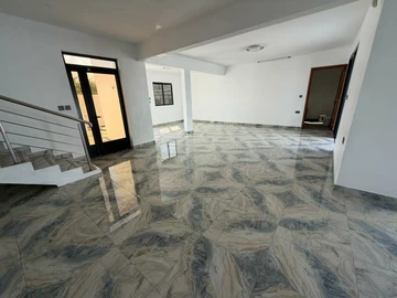 5 Bedroom Villa