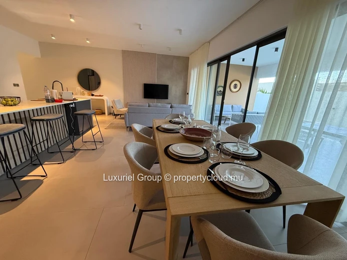 Vie Moderne À Grand Baie – 3 Chambres En Suite, Piscine Privée & Terrasse
