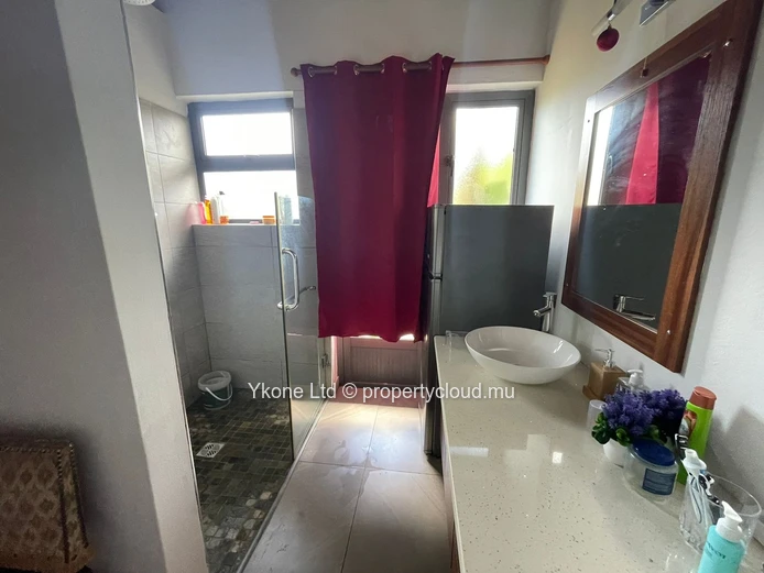Villa For Sale In Pereybere (Res)