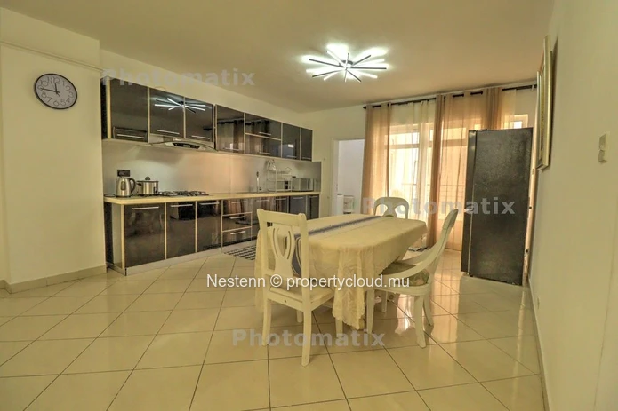 Spacious apartment for rent – Prime location in Quatre Bornes