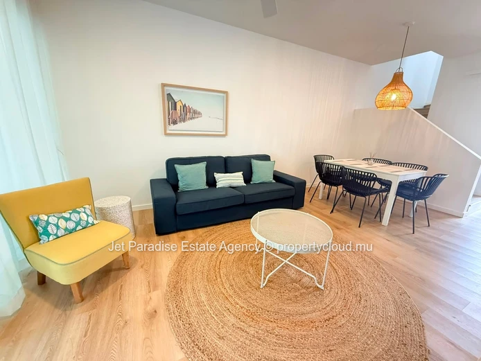 Maison de Ville Moderne avec Piscine Privée – Accessible aux Acheteurs Étrangers