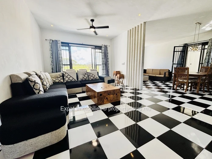 3-Bedroom Flat Overlooking The Garden And Swimming Pool – Near Azuri