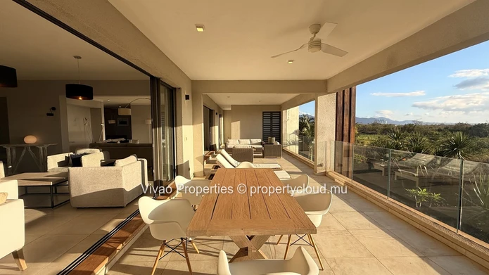 Appartement de luxe de 5 chambres en suite à louer à Balaclava - 150 000 Rs par mois