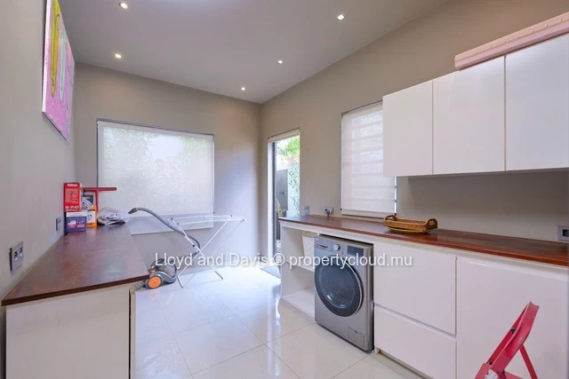 4-Bedroom En-Suite Villa with Office in Grand Baie