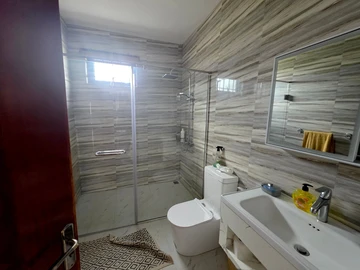 6 Bedroom Villa