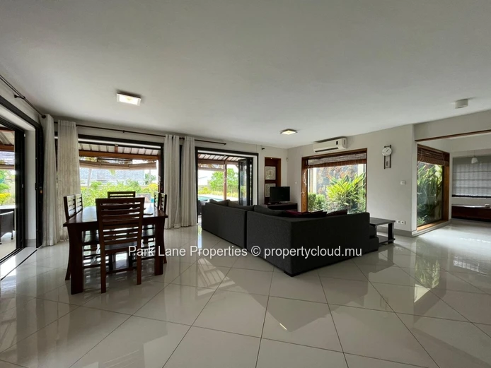 Well maintained luxurious home with fantastic pool