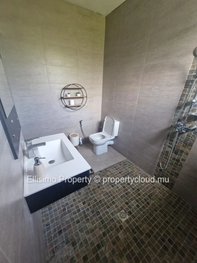 À vendre – Villa 4 chambres dont 2 en suite avec piscine et jardin