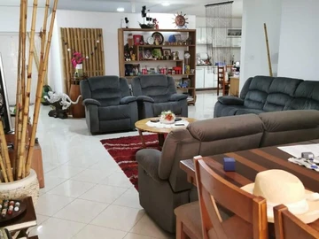 4 Bedroom Apartment