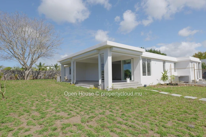 Furnished villa for rent in Forbach, 320m², 5 bedrooms, private pool, accessible to foreigners, rental with or withou...