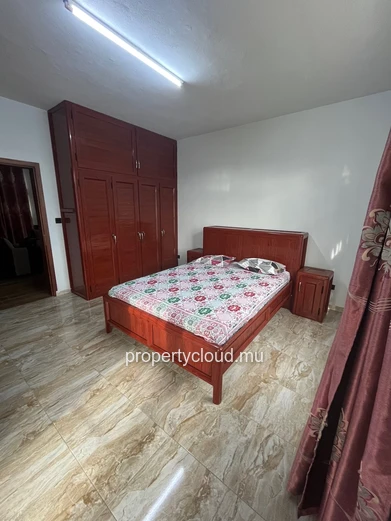 Découvrez cet appartement neuf situé en rez-de-chaussée d'une villa sécurisée, idéalement placé à proximité de Calody...