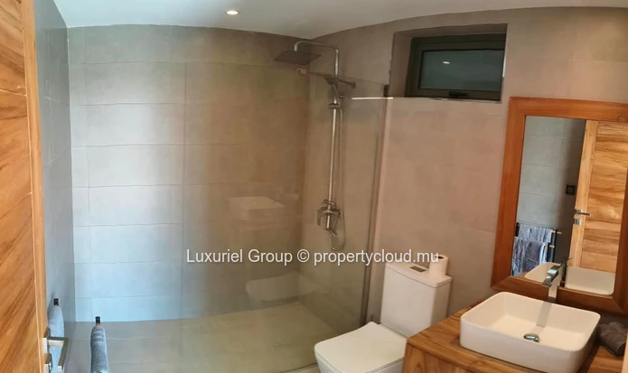 3-Bedroom Apartment with Private Rooftop in Pereybere