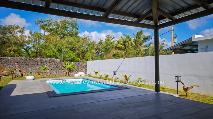 Villa Familiale avec Piscine Privée à Daruty Forest