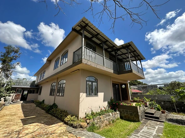 House in Engrais Martial, Eau Coulee Curepipe