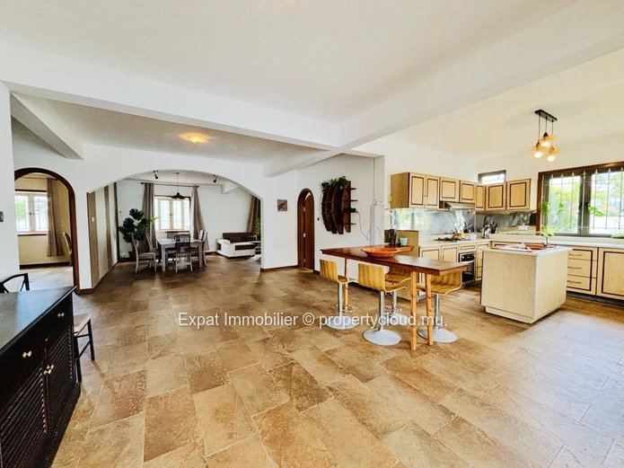 4-Bedroom Family Villa In A Secure Residence – Balaclava