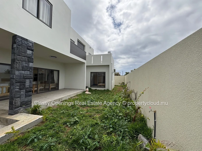 Duplex lumineux 4 ch à Grand Baie — terrasse et piscine