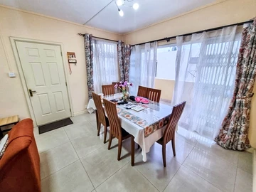 Charming 3-Bedroom Apartment in Rose Hill's Serene Complex
