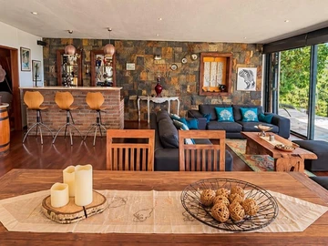 5 Bedroom Villa