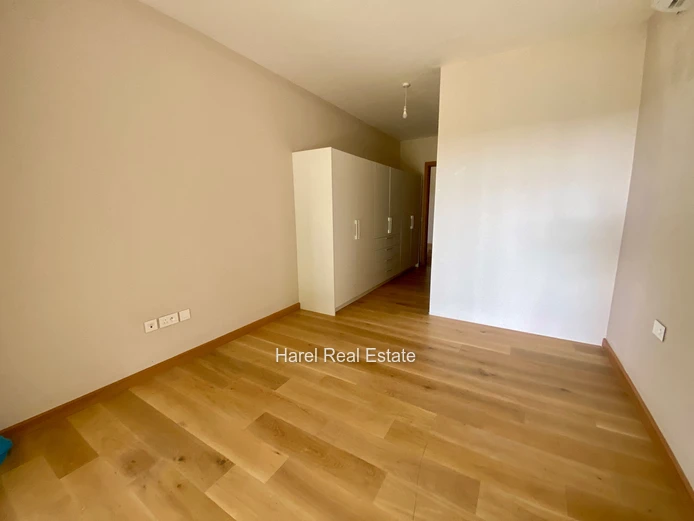 BRAND-NEW - UNFURNISHED or FURNISHED