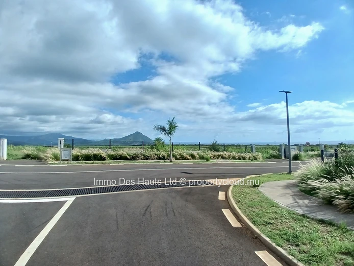 Residential land for sale Magenta 