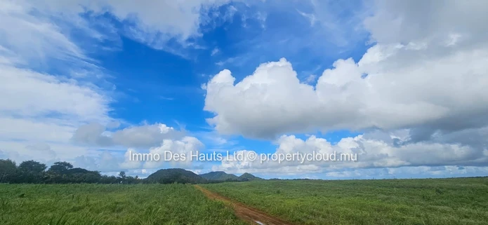 Agricultural land for Sale in Riche en Eau for ecological investment 