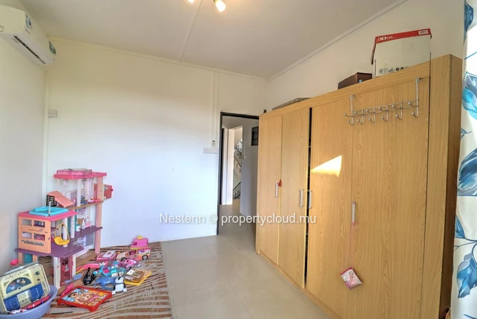 Spacieux Triplex meublé à vendre à Arsena