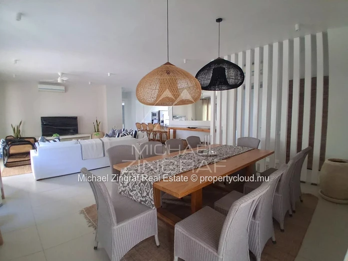 Exceptional Renovated Penthouse with Private Rooftop, Pool & Beach Access