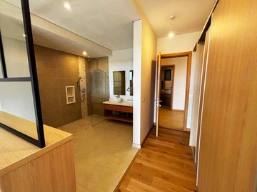 4 Bedroom Apartment